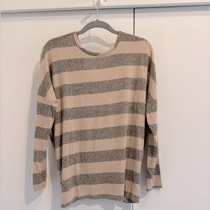 KLd twist back sweater